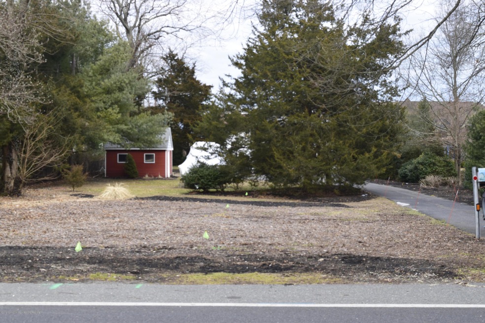 Front Lot On River Road