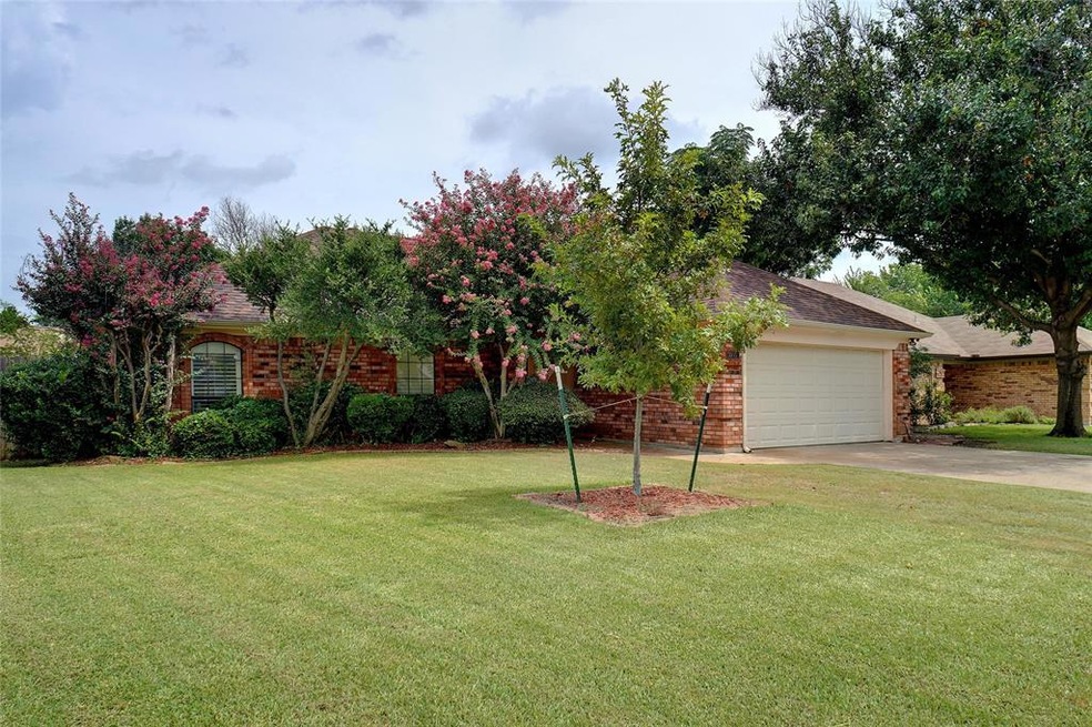 7605 Doris Ct, North Richland Hills, TX 76182 - photo 1