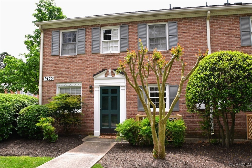 Welcome to Deerwood Condos in the Near West End