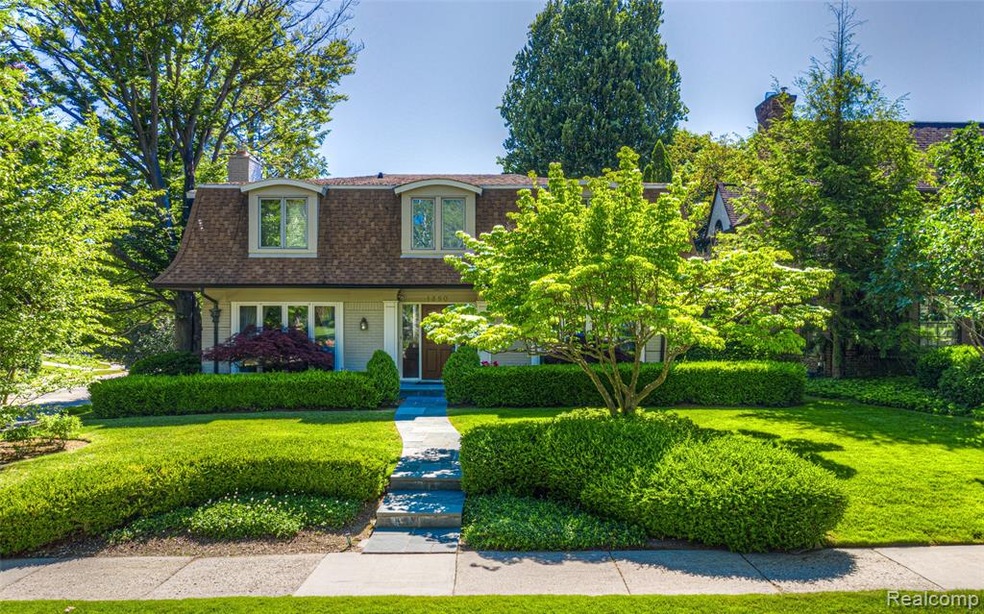 1390 Willow Lane