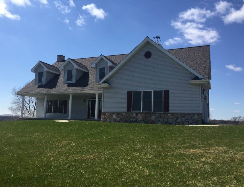 177 Glenway Rd, Brooklyn, WI 53521 - photo 1