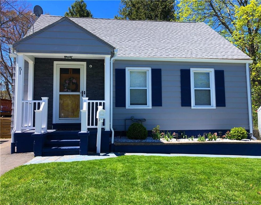 51 Macarthur Dr, Waterbury, CT 06704 - photo 1