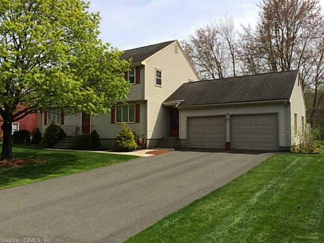 194 Hang Dog Ln, Wethersfield, CT 06109 - photo 1