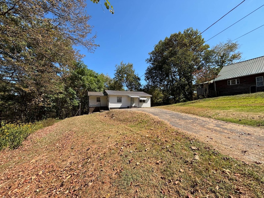 235 N Point Dr, Clendenin, WV 25045 - photo 1