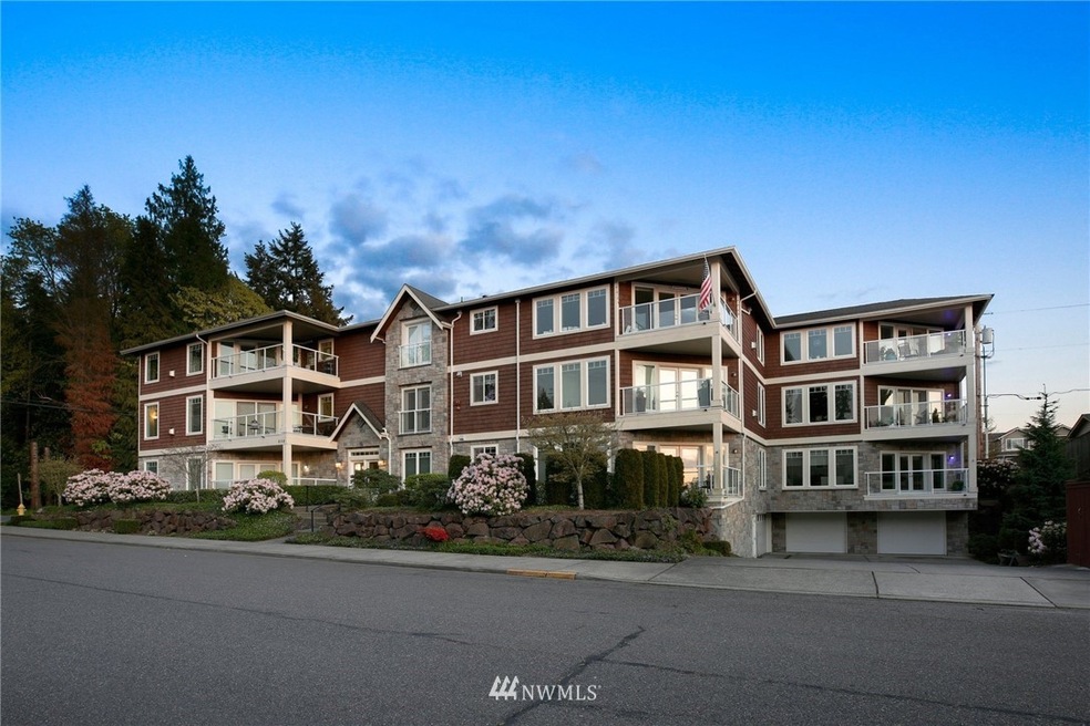 658 Glen St unit 303, Edmonds, WA 98020 - photo 1