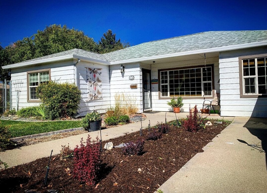 Exterior Front Entry View