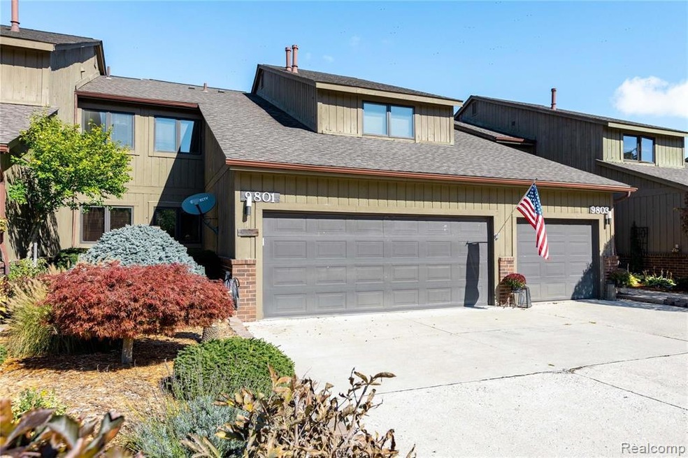 9801 Hawthorne Glen, Grosse Ile (1 of 30).jpg