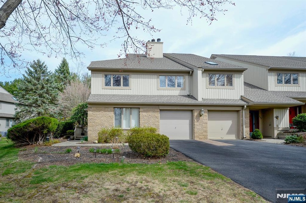 283 Vista View Dr, Mahwah, NJ 07430 - photo 1