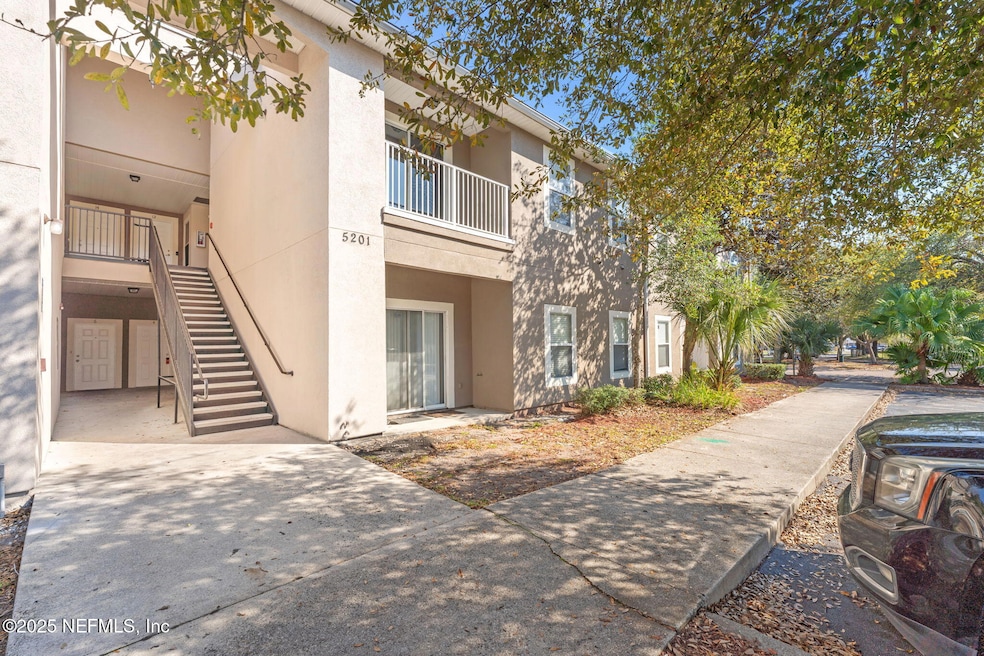 5201 Playpen Dr unit 811, Jacksonville, FL 32210 - photo 1