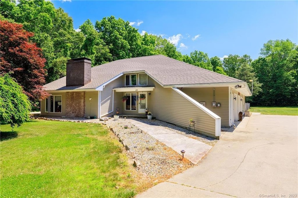 123 Sunset Dr, Danielson, CT 06239 - photo 1