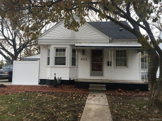 FRONT OF HOUSE