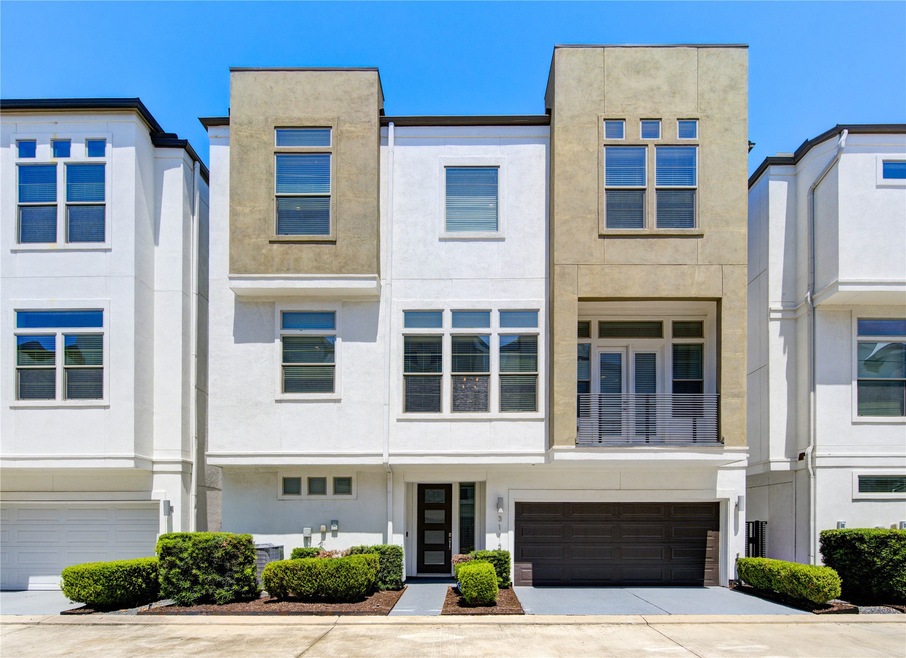 Freestanding 3 story residence in highly desired B