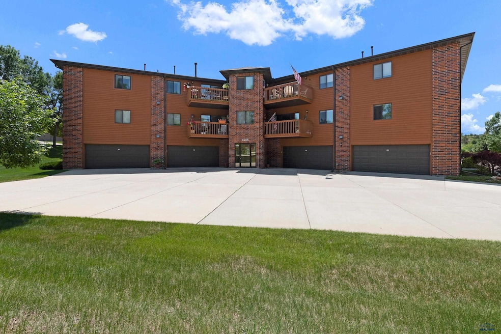 4215 Fairway Hills Dr Unit 206, Rapid City, SD 57702