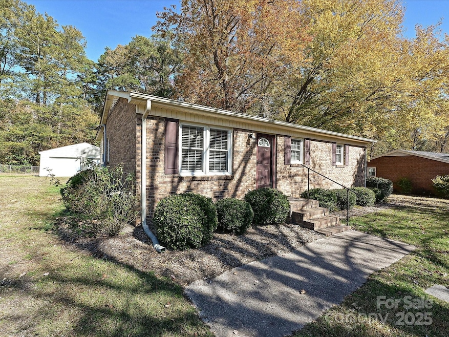 117 Sunset Ln, Bessemer City, NC 28016 - photo 1