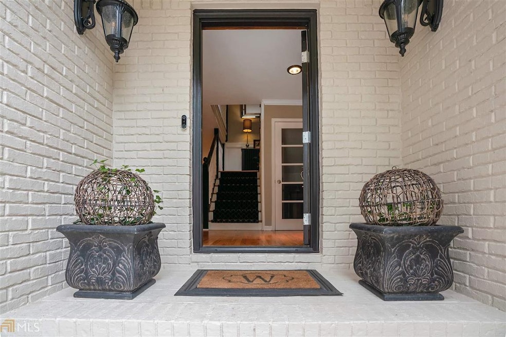 N Dashing Wave Ln, Alpharetta, GA 30005 - photo 1