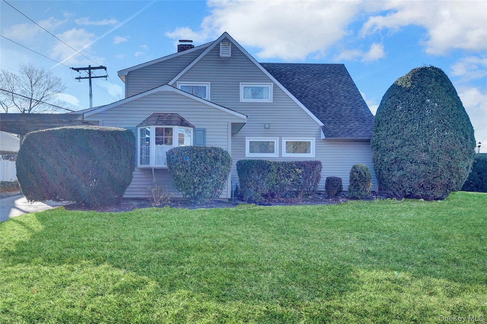 2 Welcome Ln, Wantagh, NY 11793 - photo 1