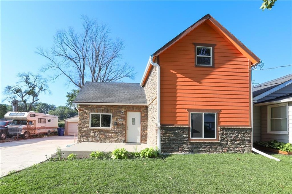 333 Hartford Ave, Des Moines, IA 50315 - photo 1