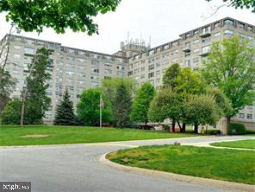 Radnor House unit 523, Bryn Mawr, PA 19010 - photo 1