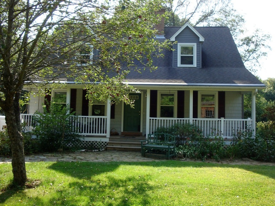 152 Pierce Rd unit 1, West Brookfield, MA 01585 - photo 1