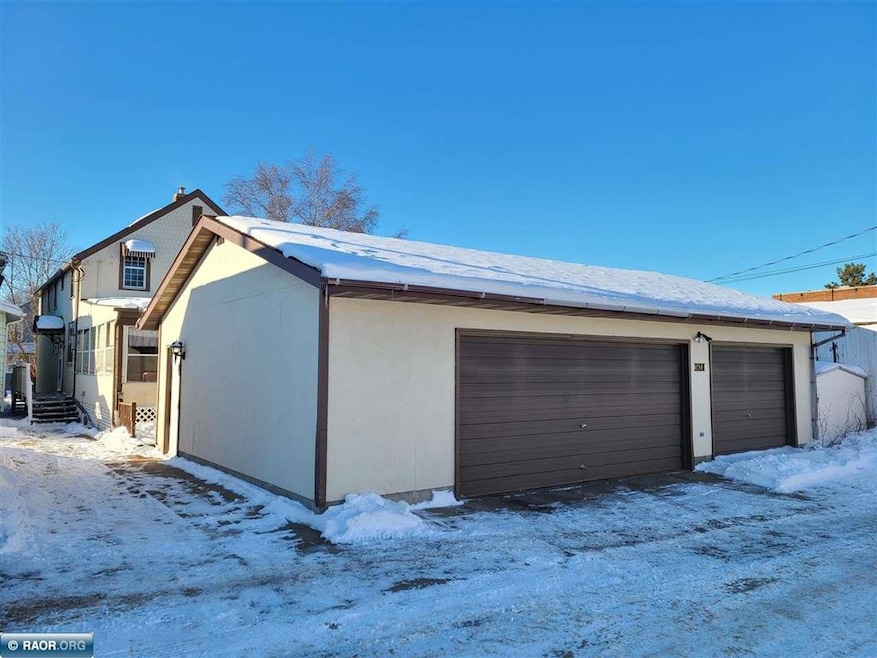 1410 13th Ave E, Hibbing, MN 55746 - photo 1