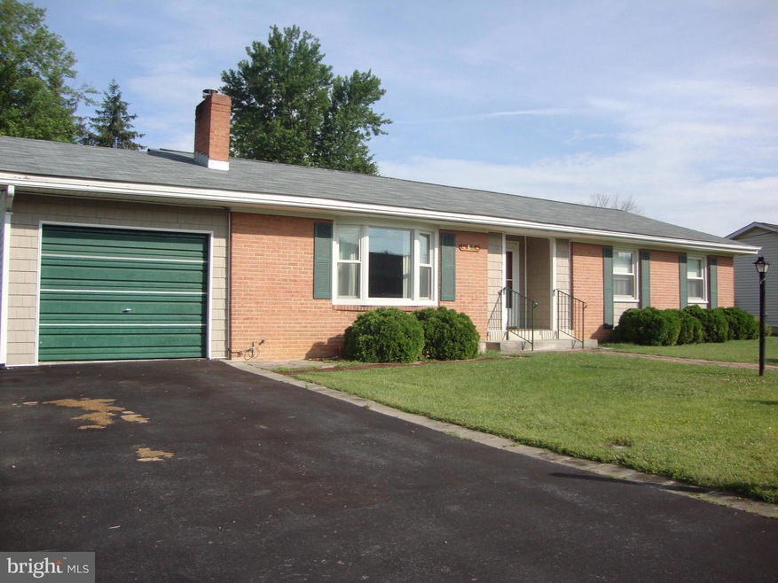 312 Miller Dr, Strasburg, VA 22657 - photo 1