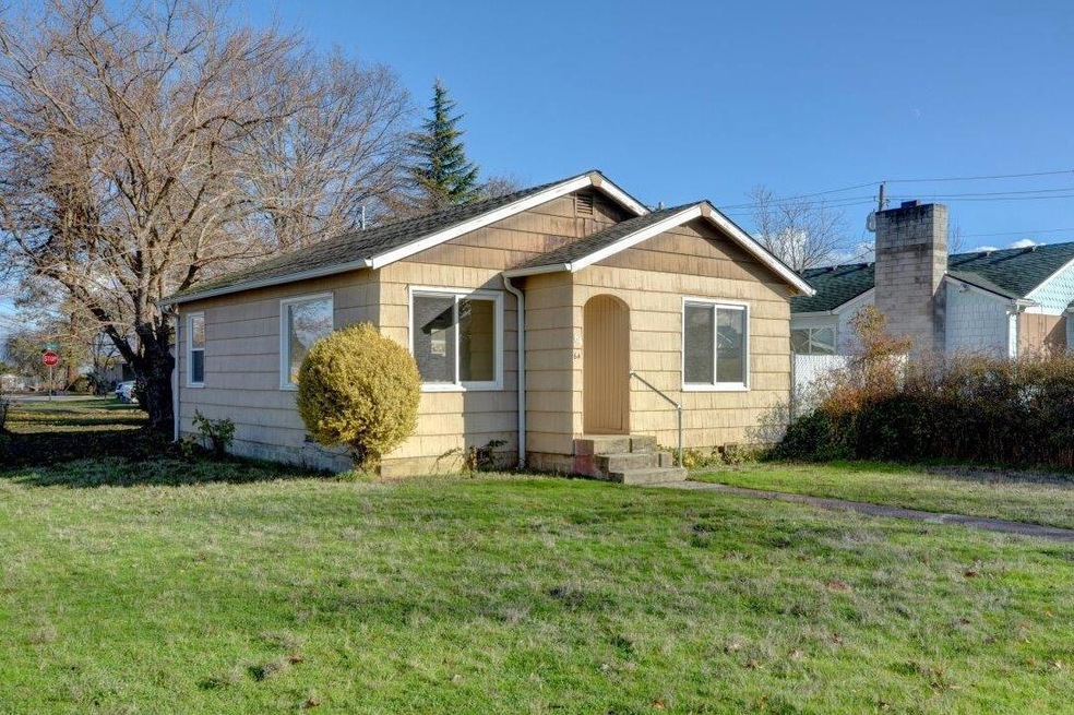 64 N 9th St, Central Point, OR 97502 - photo 1
