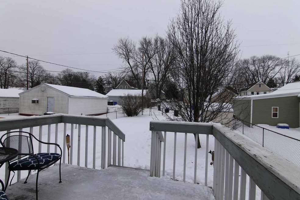 811 21st Ave SW, Cedar Rapids, IA 52404 - photo 1