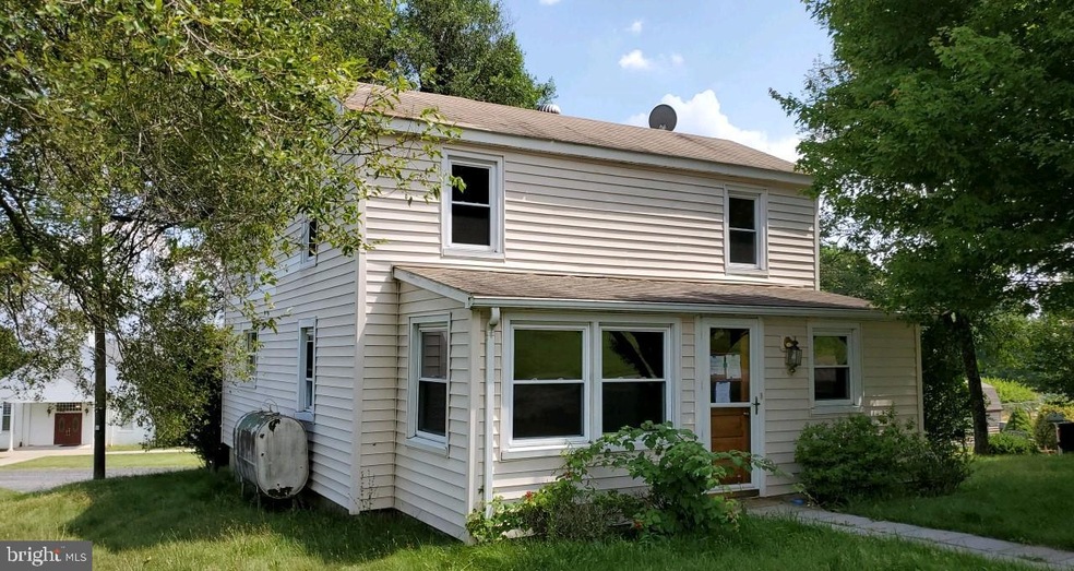 49 Waterfall Rd, Chester Gap, VA 22623 - photo 1