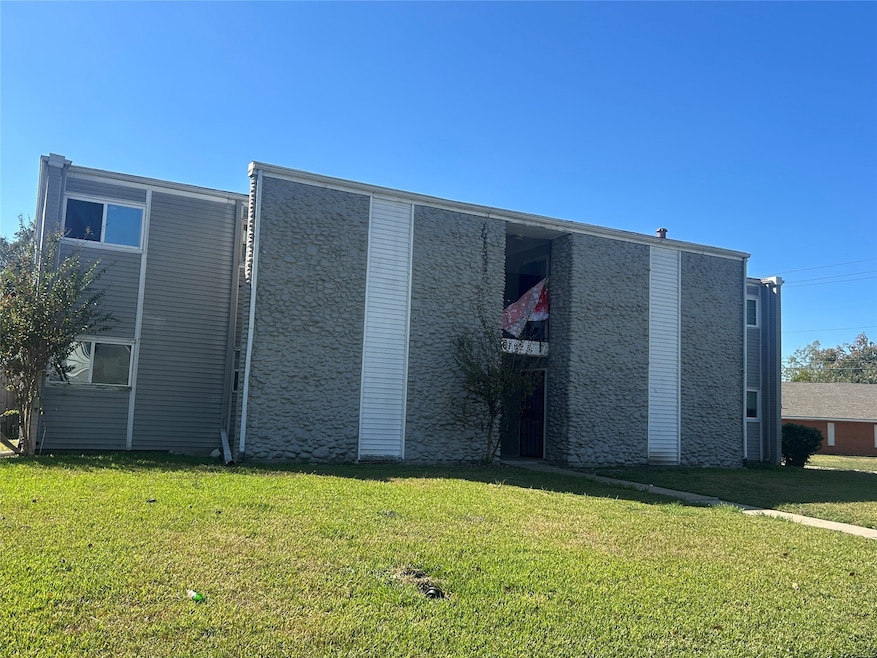 6702 Biggs Ct unit 4, Houston, TX 77061 - photo 1