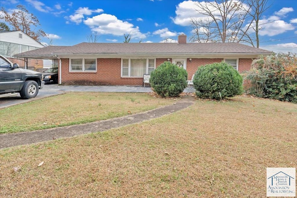 514 Hairston St, Martinsville, VA 24112 - photo 1