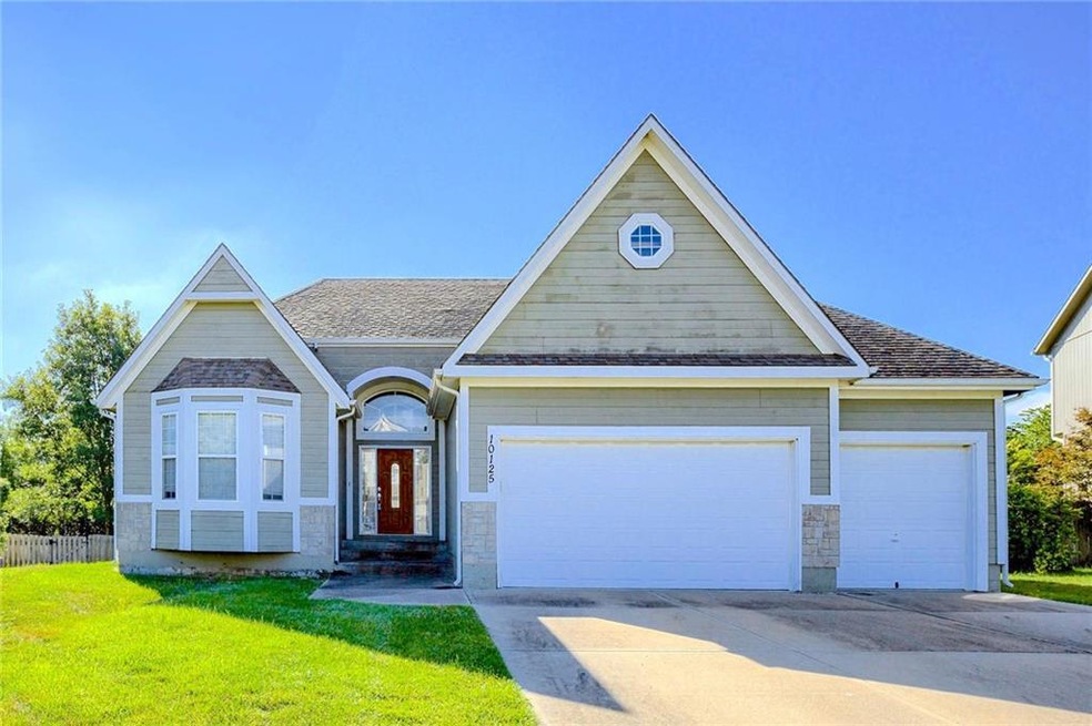 10125 Theden Cir, Lenexa, KS 66220 - photo 1