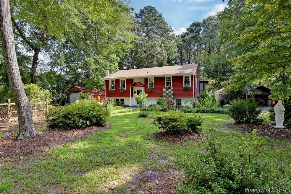 Welcome to 7825 Terripan Cove in Gloucester Point