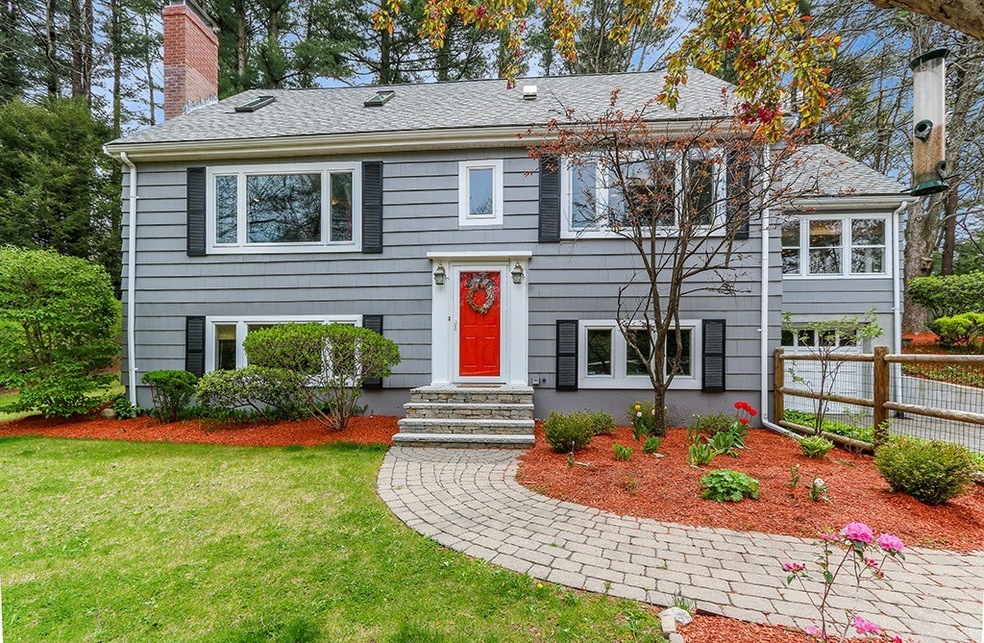 154 Spring St, Medfield, MA 02052 - photo 1