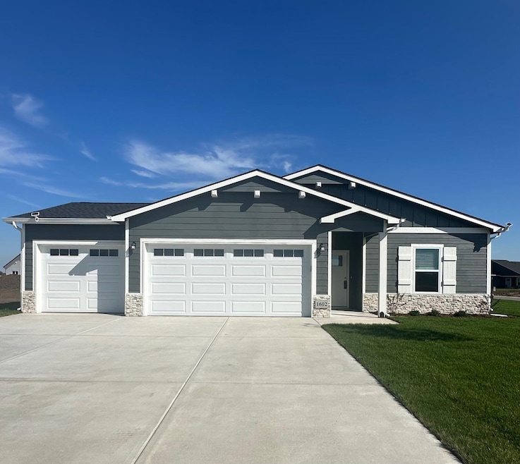 1602 N Topaz Ln, Mulvane, KS 67110 - photo 1