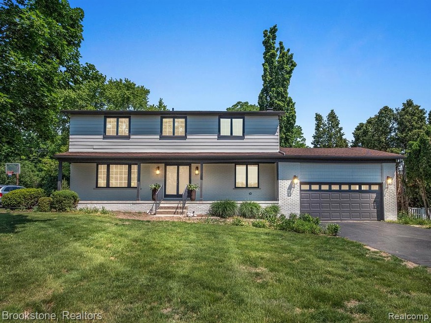 315 E Hickory Grove Rd, Bloomfield Hills, MI 48304 - photo 1