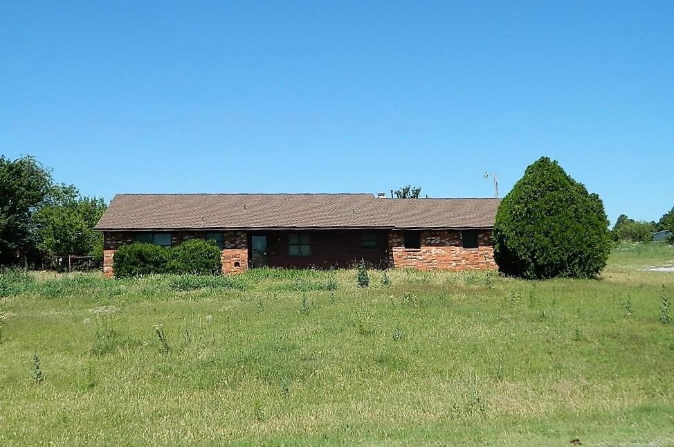 39 Wildflower Cir, Cache, OK 73527 - photo 1