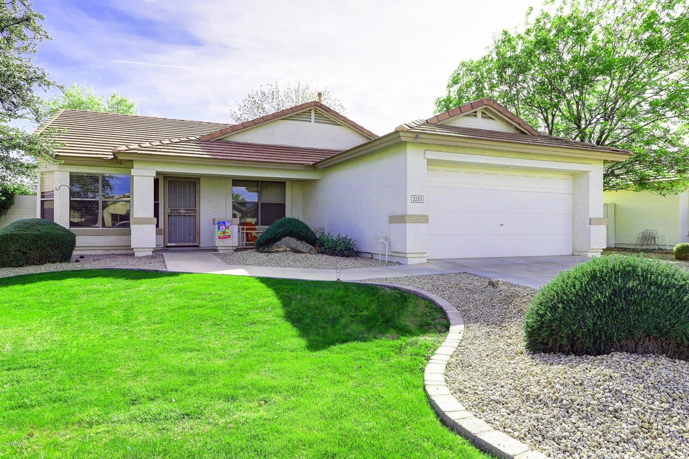 Welcoming Curb Appeal!
