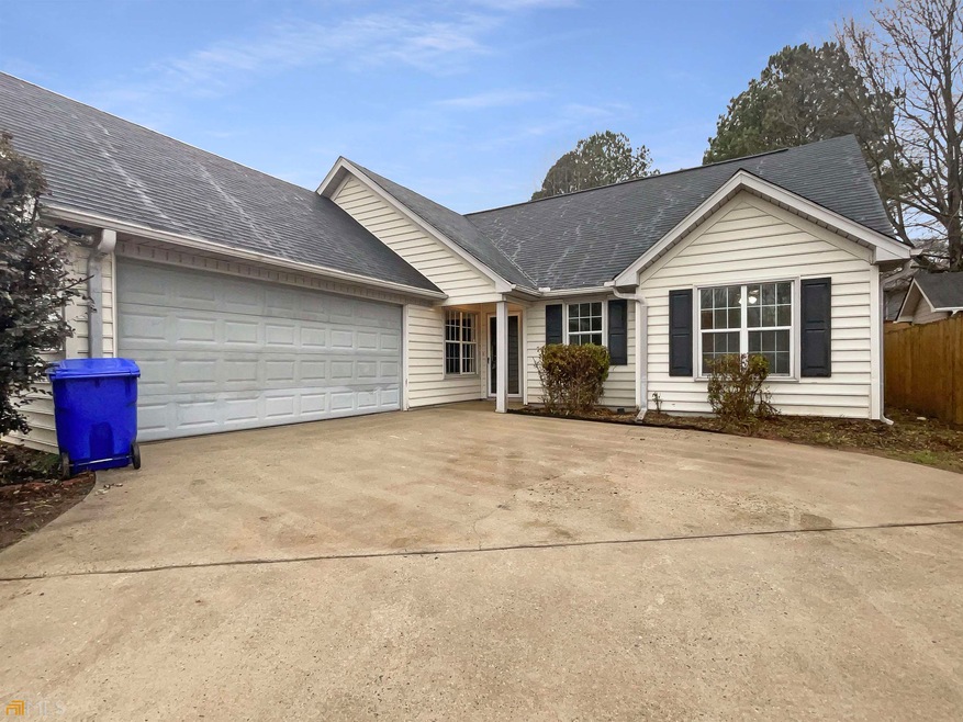 270 Monmouth Dr, Fayetteville, GA 30214 - photo 1