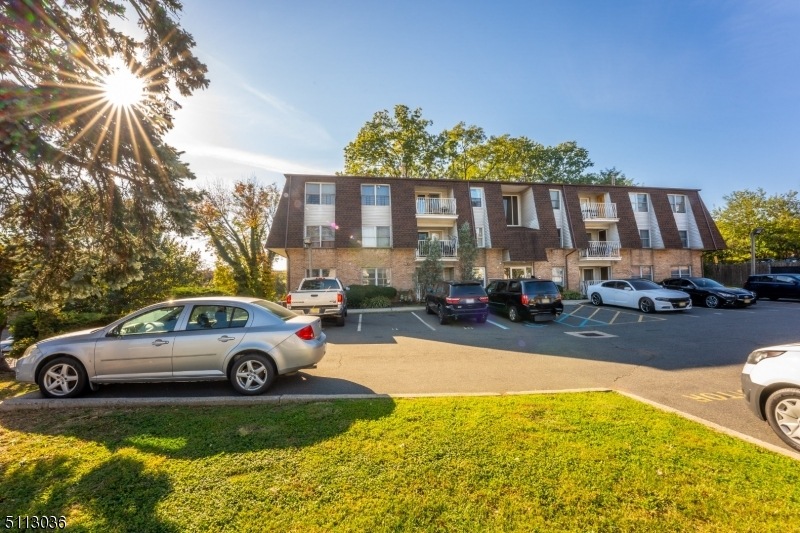 100-4-110 W Grand St unit 12, Elizabeth, NJ 07202 - photo 1