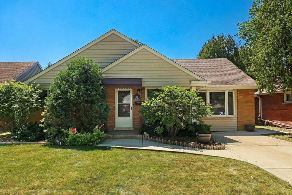 926 Portsmouth Ave, Westchester, IL 60154 - photo 1