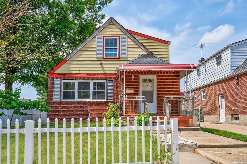 8242 Little Neck Pkwy, Floral Park, NY 11004 - photo 1