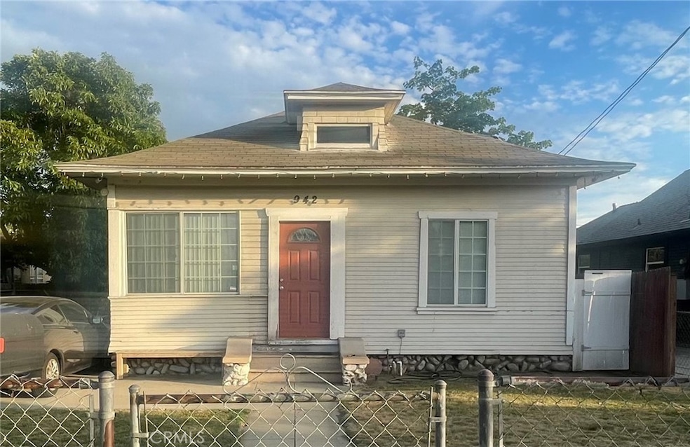 942 E 6th St, Pomona, CA 91766 - photo 1