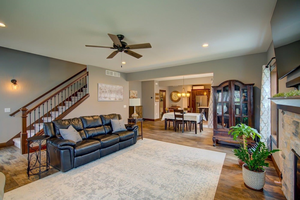 6288 Stone Gate Dr, Fitchburg, WI 53719 - photo 1