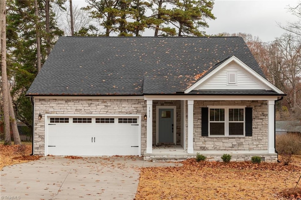 1811 Lake Dr unit 1025, Winston-Salem, NC 27127 - photo 1