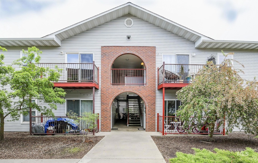 131 Baker St unit 201, Moscow, ID 83843 - photo 1