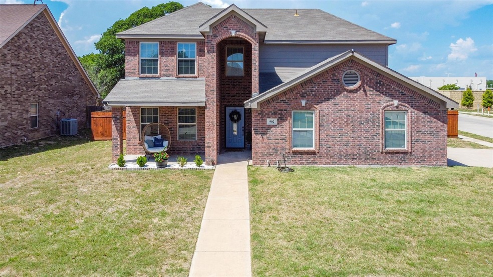 902 Randall Rd, Weatherford, TX 76087 - photo 1
