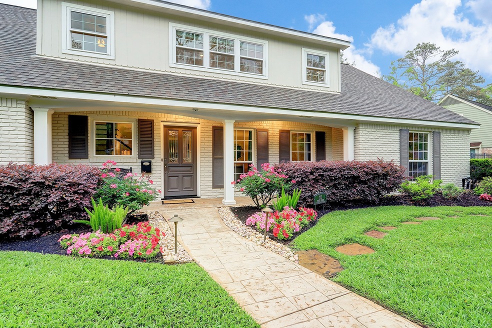 111 Stoney Creek Dr, Houston, TX 77024 - photo 1