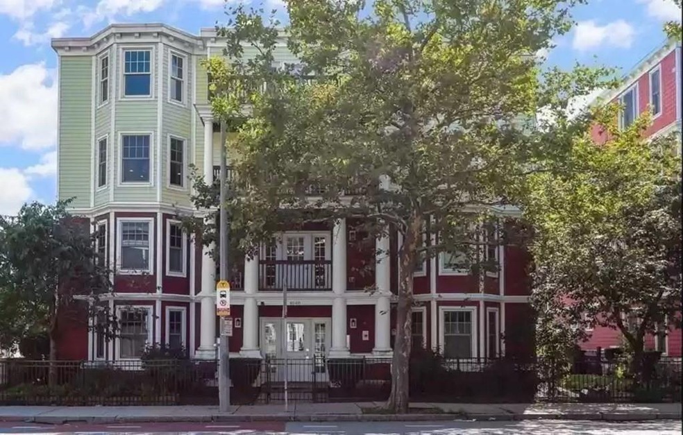 4040 Washington St unit 2, Roslindale, MA 02131 - photo 1