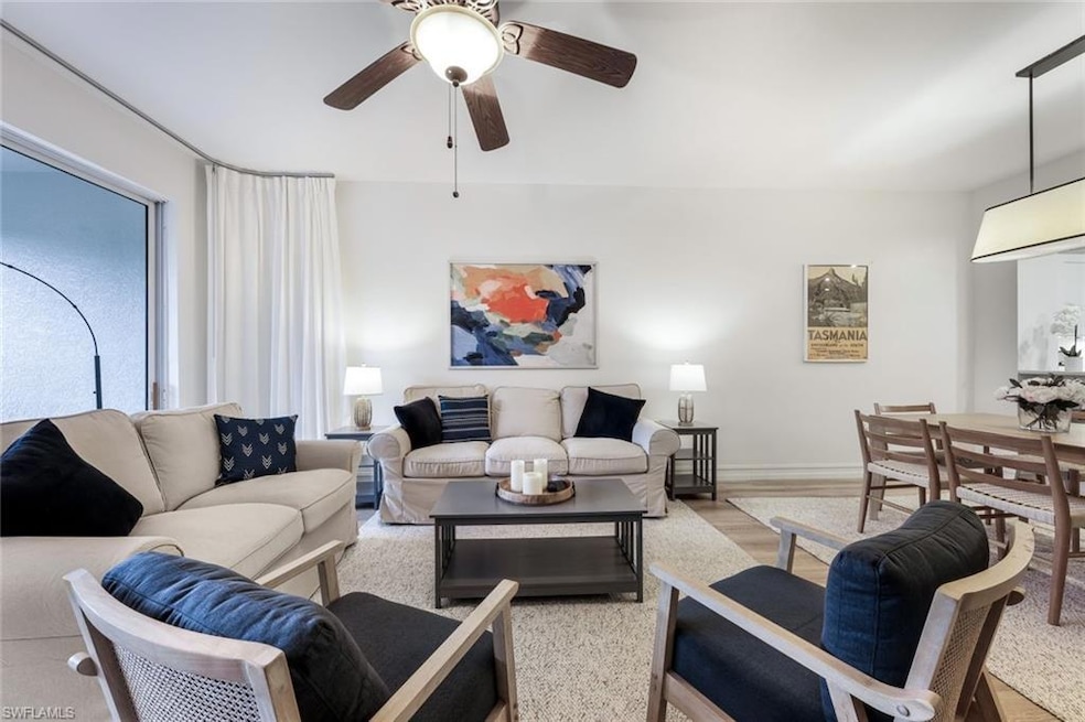 Very nicely decorated and Turnkey!