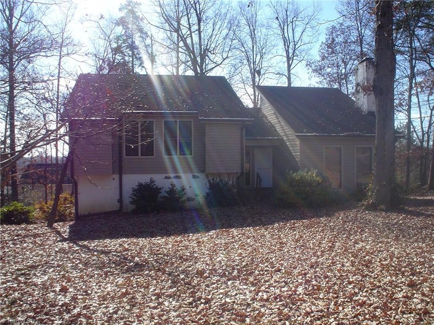 3304 Mildred Ave, Jamestown, NC 27282 - photo 1